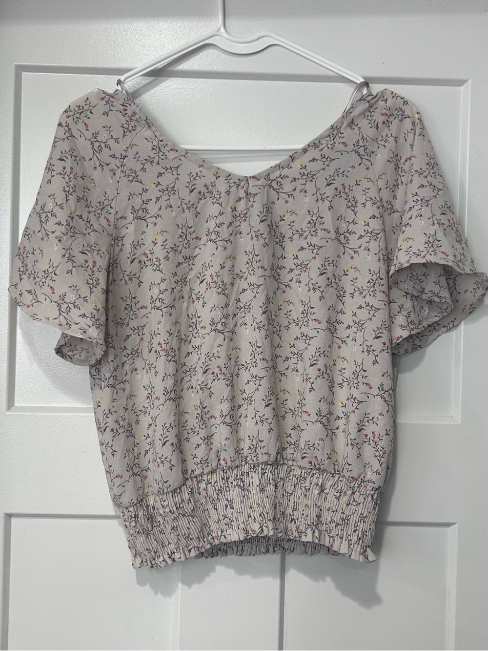 Paper Crane Cream Floral Flutter Sleeve Blouse